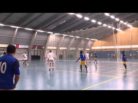 AZV (Amstelveen) 19 - Golden Stars 20 (02-12-2013)