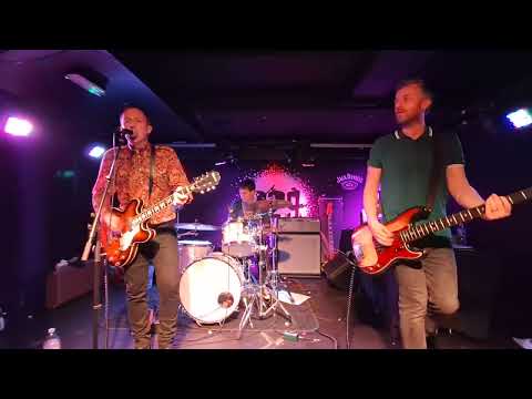 The Len Price 3 - She Came From Out Of The Sun