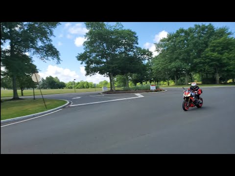 Aprilia Tuono v4 1100 factory 160mph fly-by.
