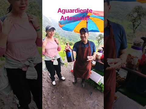 Probamos un aguardiente artesanal en Choachí 🇨🇴