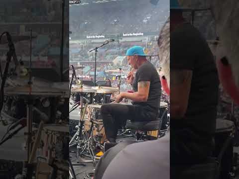 Controversial Drum Battle: Chad Smith vs. Travis Barker #Shorts #ChadSmith #TravisBarker