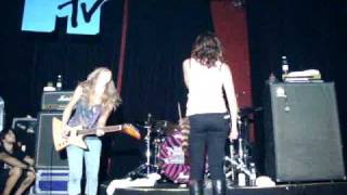 The Donnas @ Sao Paulo - MTV VIP Show - 5 O&#39; Clock In The Morning