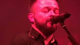 Save me from the pain en vivo