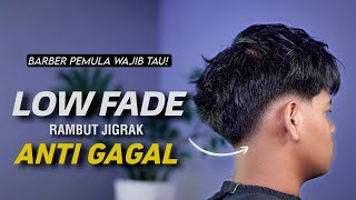 Download lagu LOW FADE HAIR 🔥 Techniques to Prevent Frizz! | Beginner Barbers Must Know mp3