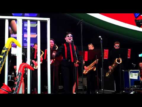 Minnie The Moocher - Christopher John with St. Peter's Jazz Band