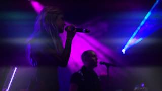 Hot Natured - Reverse Skydiving (Live at Brixton Academy)