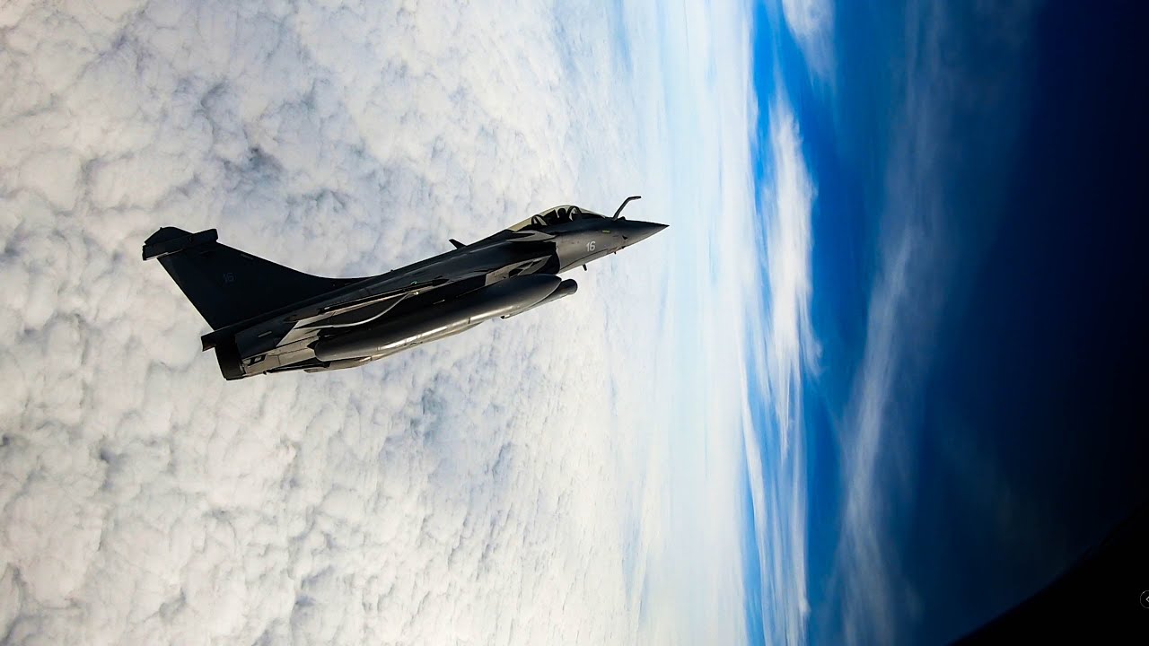 Пилоти на изтребители на френския флот - RAFALE
