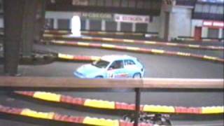 preview picture of video 'Tom Coronel in een Citroën Saxo op zijn Kartbaan in Huizen'