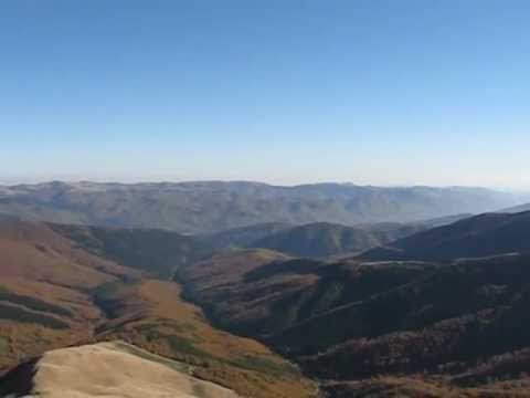 Muntii Baiului 2012-Panoramă din Vf. Neamțu