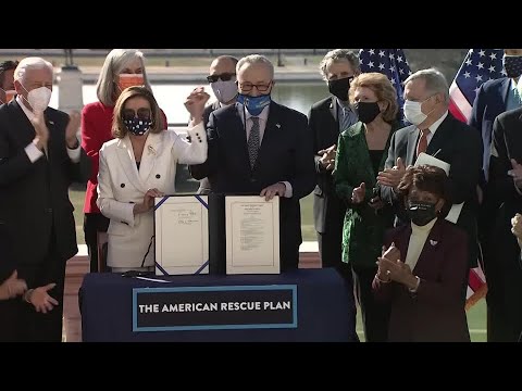 助けが来た」。COVID法案の成立を喜ぶ民主党員たち ('Help is on the way': Democrats cheer passage of COVID bill)