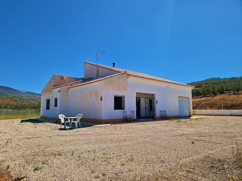AX1248 - Casa Los Caracoles, a spacious country house near Riogordo