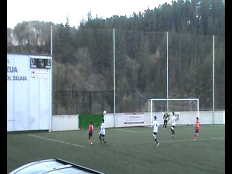 1-0. Gol de Aitor Fernandez