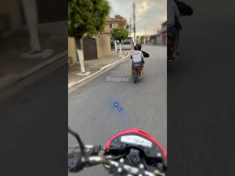 RAÇÃO DAS PESSOAS VENDO ELES DE MOTO KKKKK