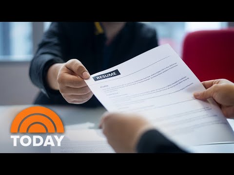 大學畢業季來臨，職場新鮮人該如何在嚴峻的就業市場中站穩腳步？ (How to get your foot in the door during a tough job market)