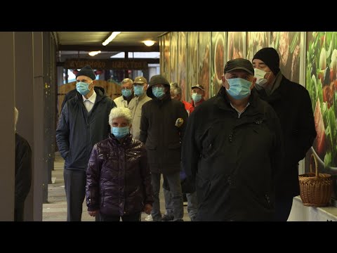 S penzionerima u jutarnjoj kupovini