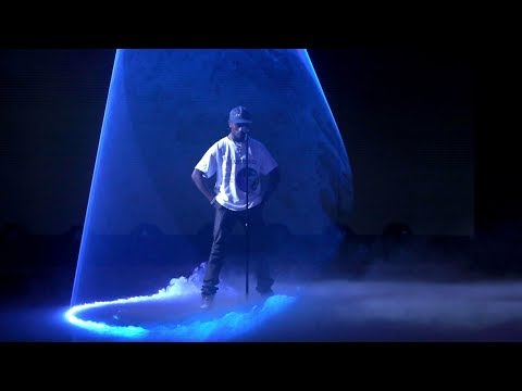 Travis Scott Lights Up the Stage with 'Sicko Mode'