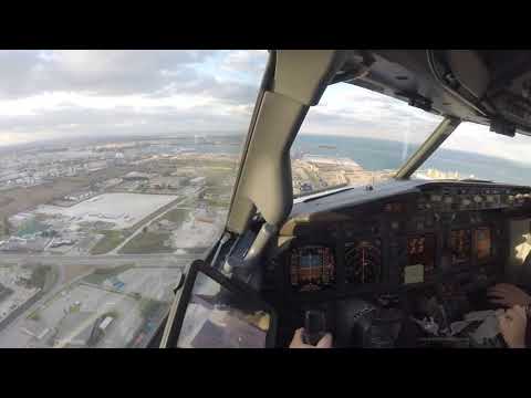 25kts Crosswind Landing Brindisi RW31   Boeing 737