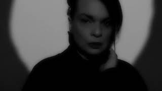 HANGING GARDENS - Corps Vides