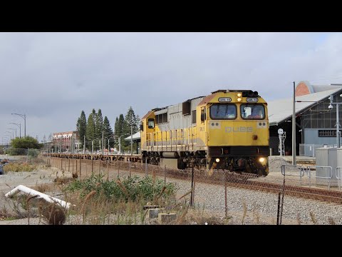 GML10 leads 7145 North Quay container train through Fremantle 29/7/2023