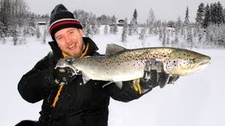 preview picture of video 'Isfiske efter lax på Luleälv 2013-02-13 (Ice fishing salmon on River Luleå)'