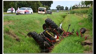 preview picture of video 'Tractor op de kop in de sloot naast de Europaweg in Coevorden'