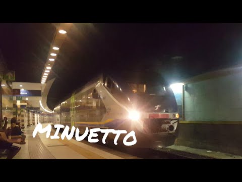 Minuetto in partenza dalla stazione di Reggio Calabria Lido