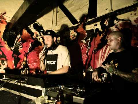 Ham der Hasse - Når de ser den boss ft. Sukkerlyn