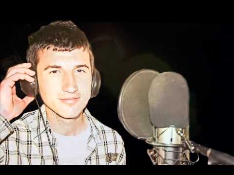 Strongz  - Plot Ftyra