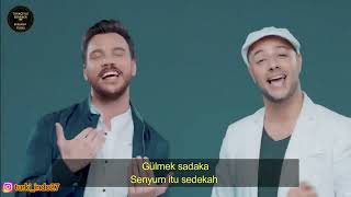 Download lagu Sinan Akçıl - Maher Zain - Gülmek Sadaka (Senyum itu Sedekah) mp3