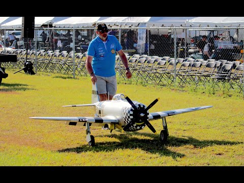 Giant Scale Bubble Top P-47 Thunderbolt w/Radial Engine (CARF Model) -- Top Gun Invitational