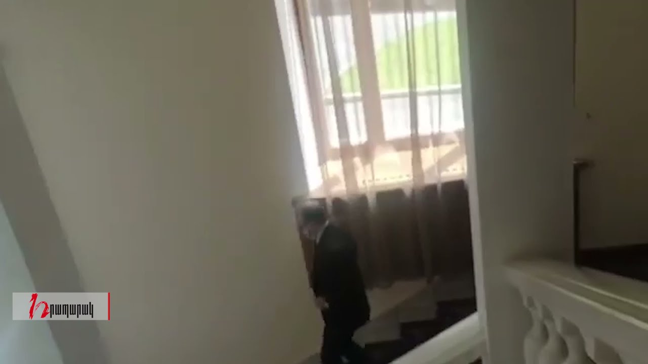 Կներեք, հանդիպման եմ. Արա Այվազյան