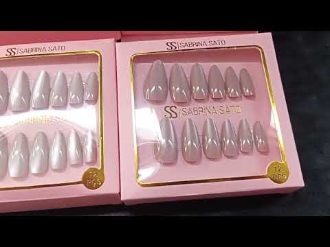 UNHA POSTIÇA AUTOCOLANTE AMENDOADA SABRINA SATO COM 12 UN