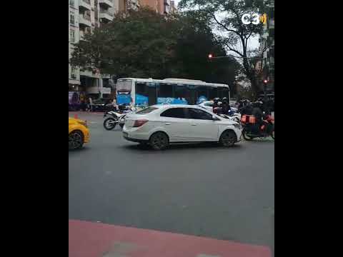 CAOS DE TRÁNSITO EN EL CENTRO POR UN GRAVE ACCIDENTE🚨