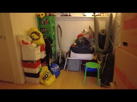 MongoTV_8287 - BLANDER EN STOR FLASKE SAFTEVAND SØNDAG FORMIDDAG