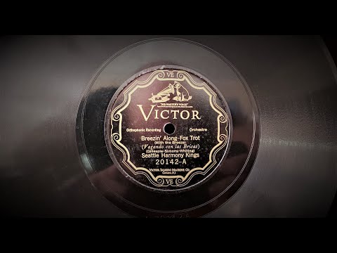 Antique Phonograph Lid Open vs Lid Closed Play on a Victor Orthophonic Credenza