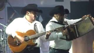 Pesado- Tu Nuevo Cariñito. Live.