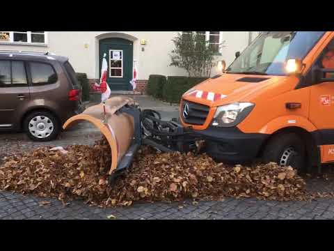 Laubräumfahrzeug der BSR