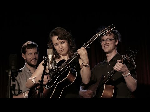 Michael Daves & Friends featuring Tony Trischka - Train On the Island