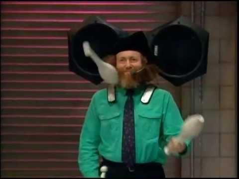 The Flying Karamazov Brothers perform Live with Dauz drums