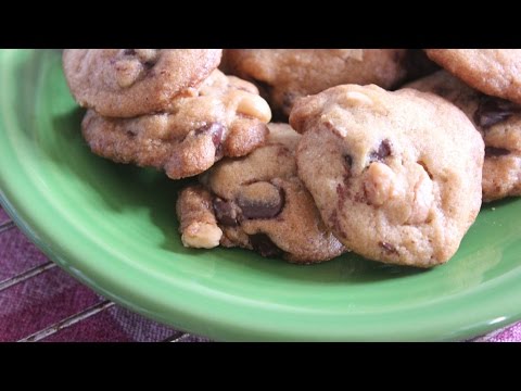 ウォーリーエイモス（有名エイモス）パーフェクトチョコレートチップマカダミアクッキー (Wally Amos (Famous Amos) Perfect Chocolate Chip Macadamia Cookies)