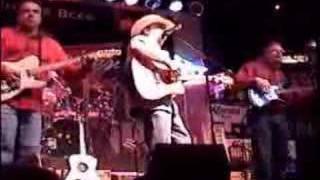 Wade Quinton and Wild Horse at Toby Keiths -2