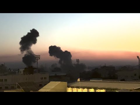Smoke rises above Gaza's Khan Yunis amid Israeli strikes | AFP