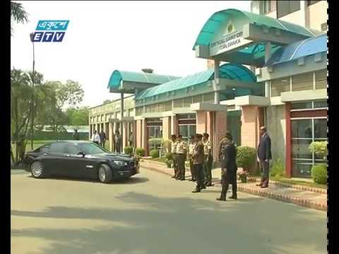জাফর ইকবালের পাশে প্রধানমন্ত্রী