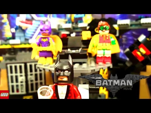 Lego Batman Movie Batcave Break-in Building Review