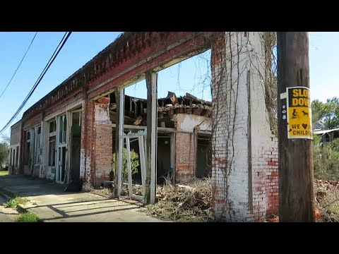 Decaying Glimpses of the Not So Distant Past! Damascus, Georgia - A Disappearing South