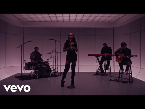 Muni Long - Horas y Horas (Lyric Video)