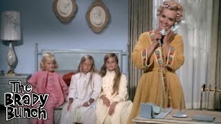 Meet the Bradys in the Opening Scene of The Brady Bunch Pilot!