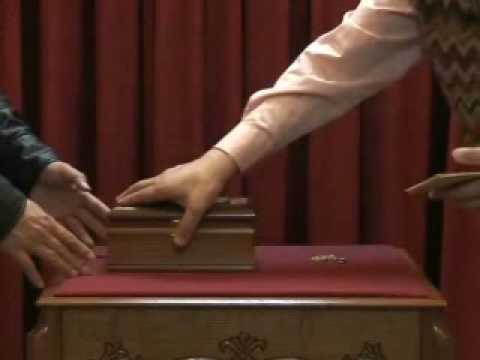 Magicians Changing Chest by Mikame