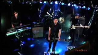 White Lies - To Lose My Life - Live on Fearless Music