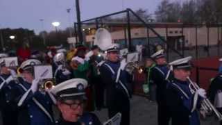 preview picture of video 'Zwarte Piet speelt virtuoos luchttrompet bij uittocht Sinterklaas Hoek van Holland 2014'